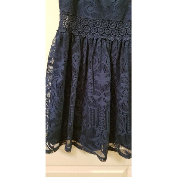 LN - Charlotte Ruse - Dark Navy Blue Lace Mini Party Dress Sleeveless Size M - Picture 4 of 7